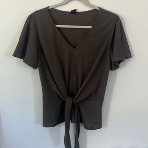 Young adult contemporary top